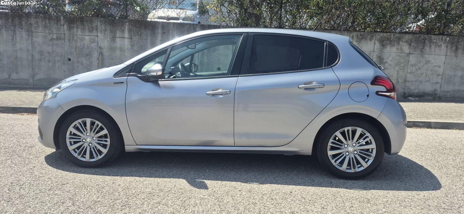 Peugeot 208 1.2 puretech signature - 19 foto 4