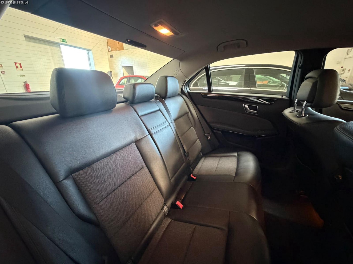 Mercedes-Benz E 220 CDi Avantgarde BlueEfficiency Auto — fotografia 6