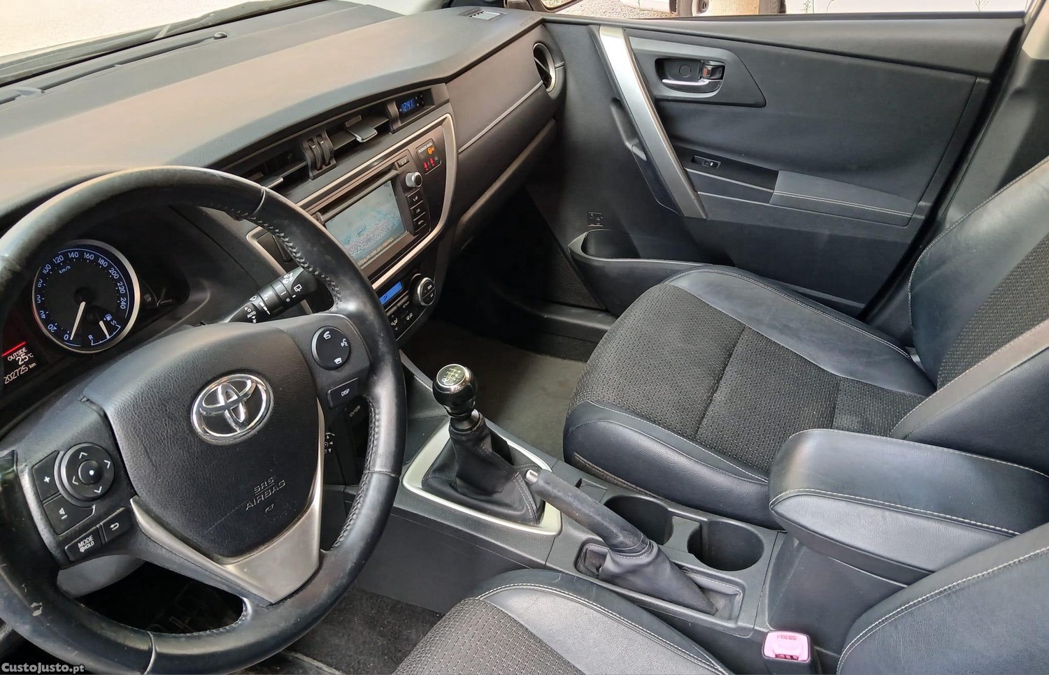 Toyota Auris TOURING SPORTS — fotografia 3