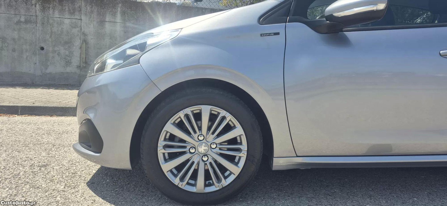 Peugeot 208 1.2 puretech signature - 19 foto 5