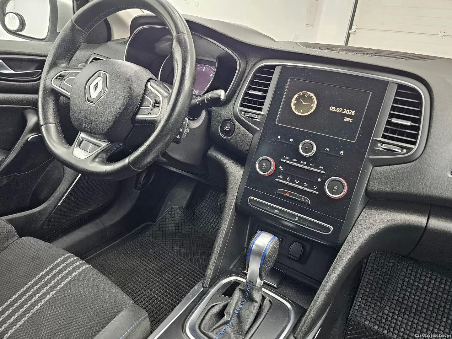 Renault Mégane 1.5 blue dci gt line edc — fotografia 4