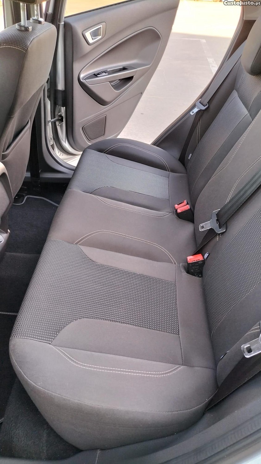 Ford Fiesta Titanium — fotografia 9