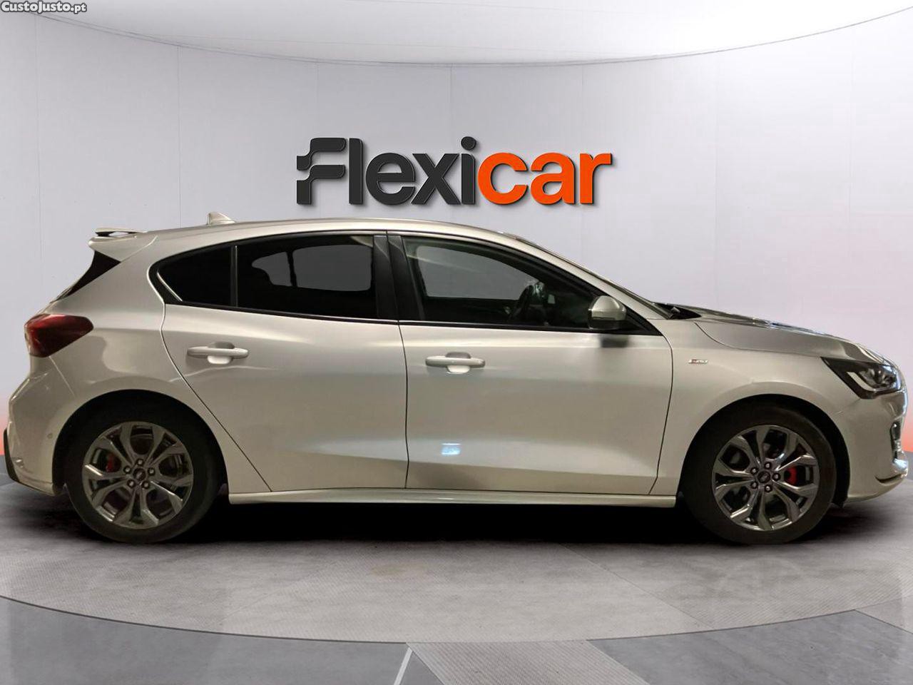 Ford Focus 1.0 EcoBoost MHEV ST-Line — fotografia 21