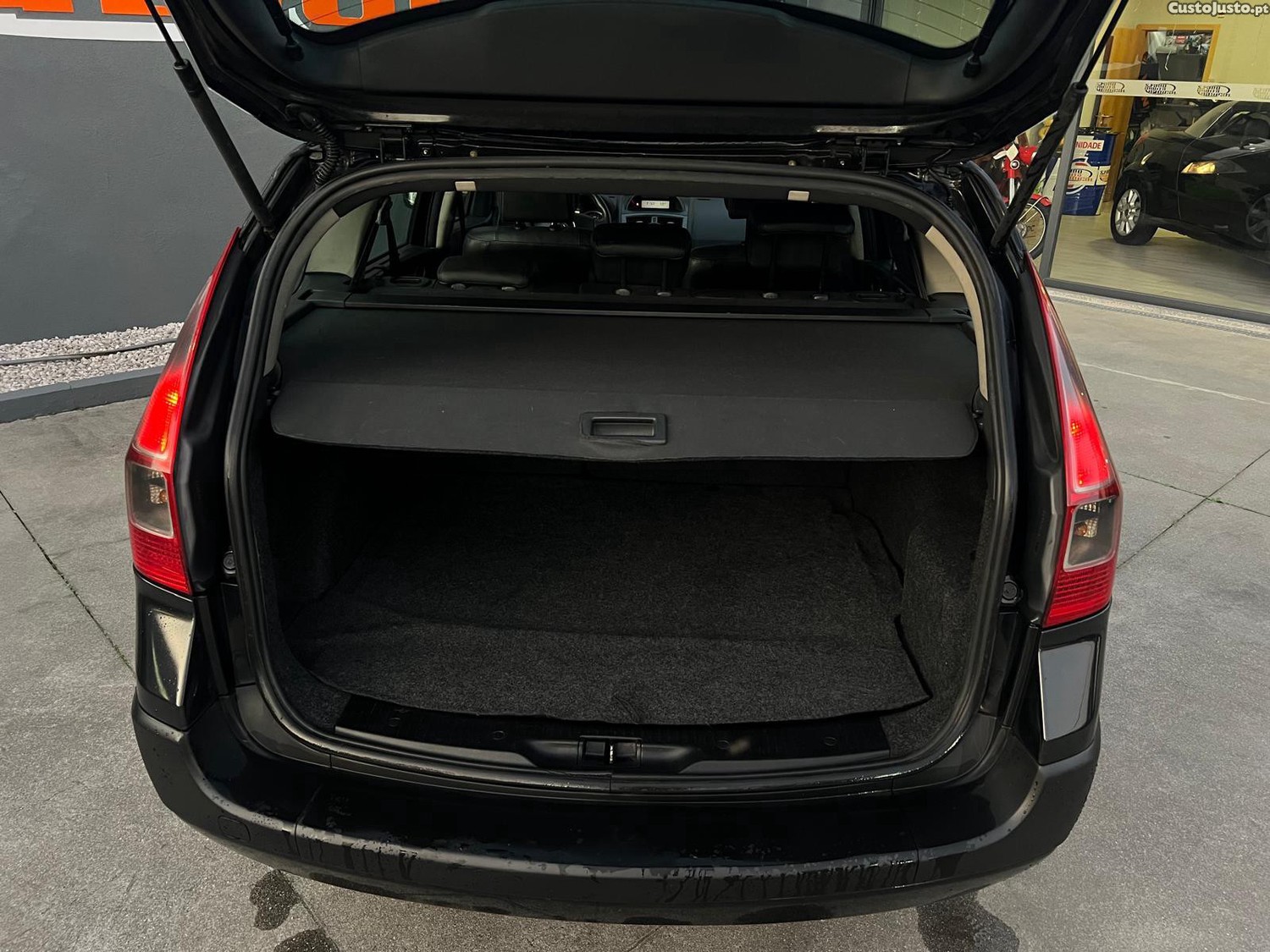 Renault Mégane Break 1.5 dCi Confort — fotografia 3