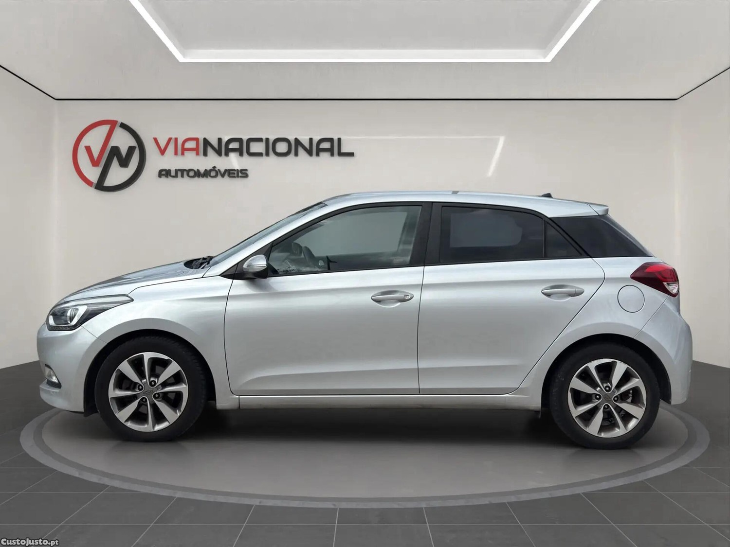 Hyundai i20 1.1 CRDi Access — fotografia 16