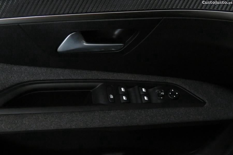 Peugeot 3008 1.5 BlueHDi Active P — fotografia 14