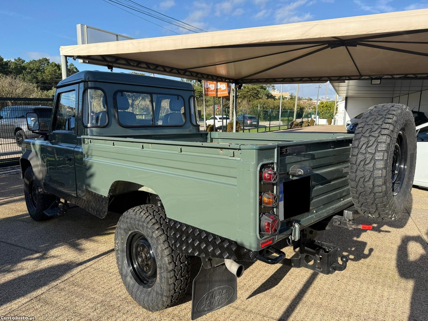 Land Rover Defender 110 HCPU 2.4 CRD E - 11 — photo 3