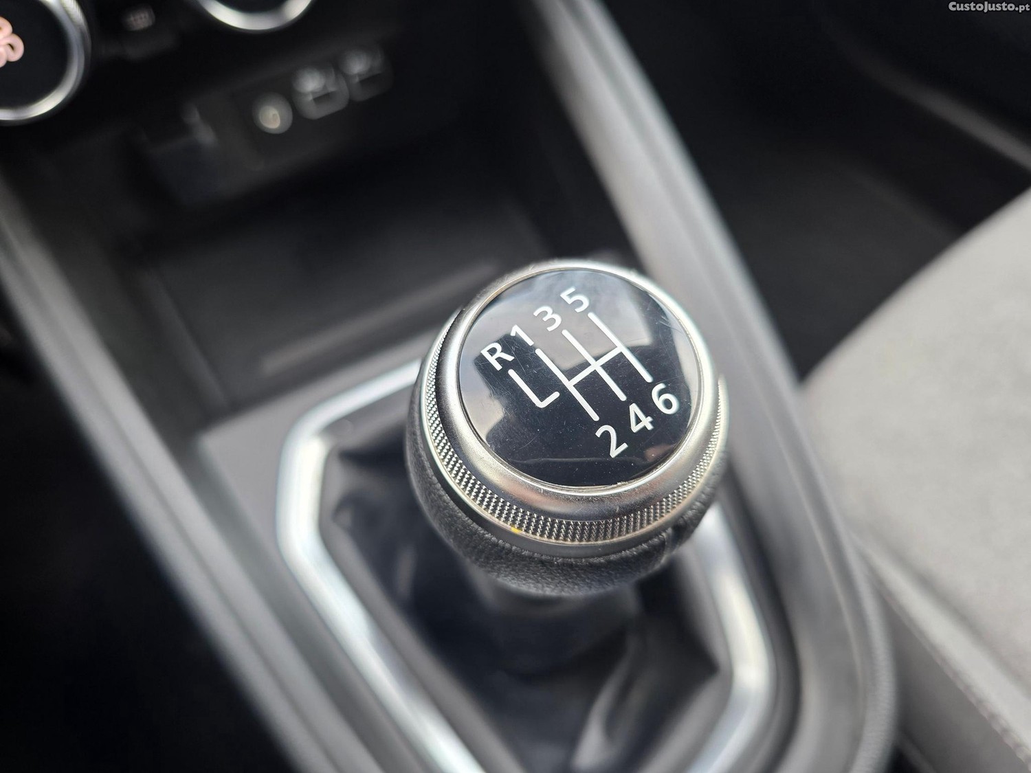 Mitsubishi Colt 1.0 MPI-T Invite — fotografia 12