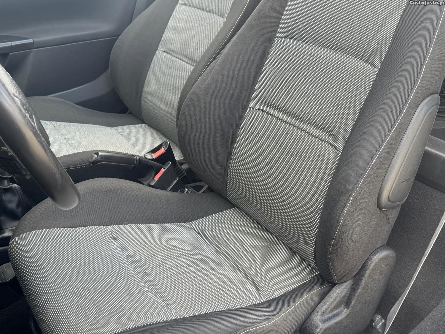 Opel Tigra TwinTop 1.3 CDTi — fotografia 8