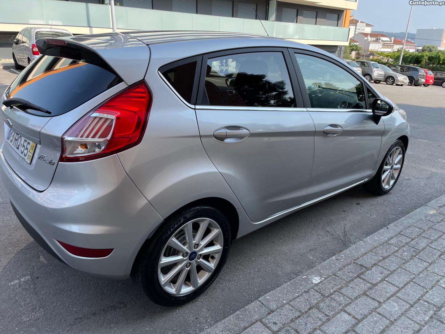Ford Fiesta Titanium — fotografia 5