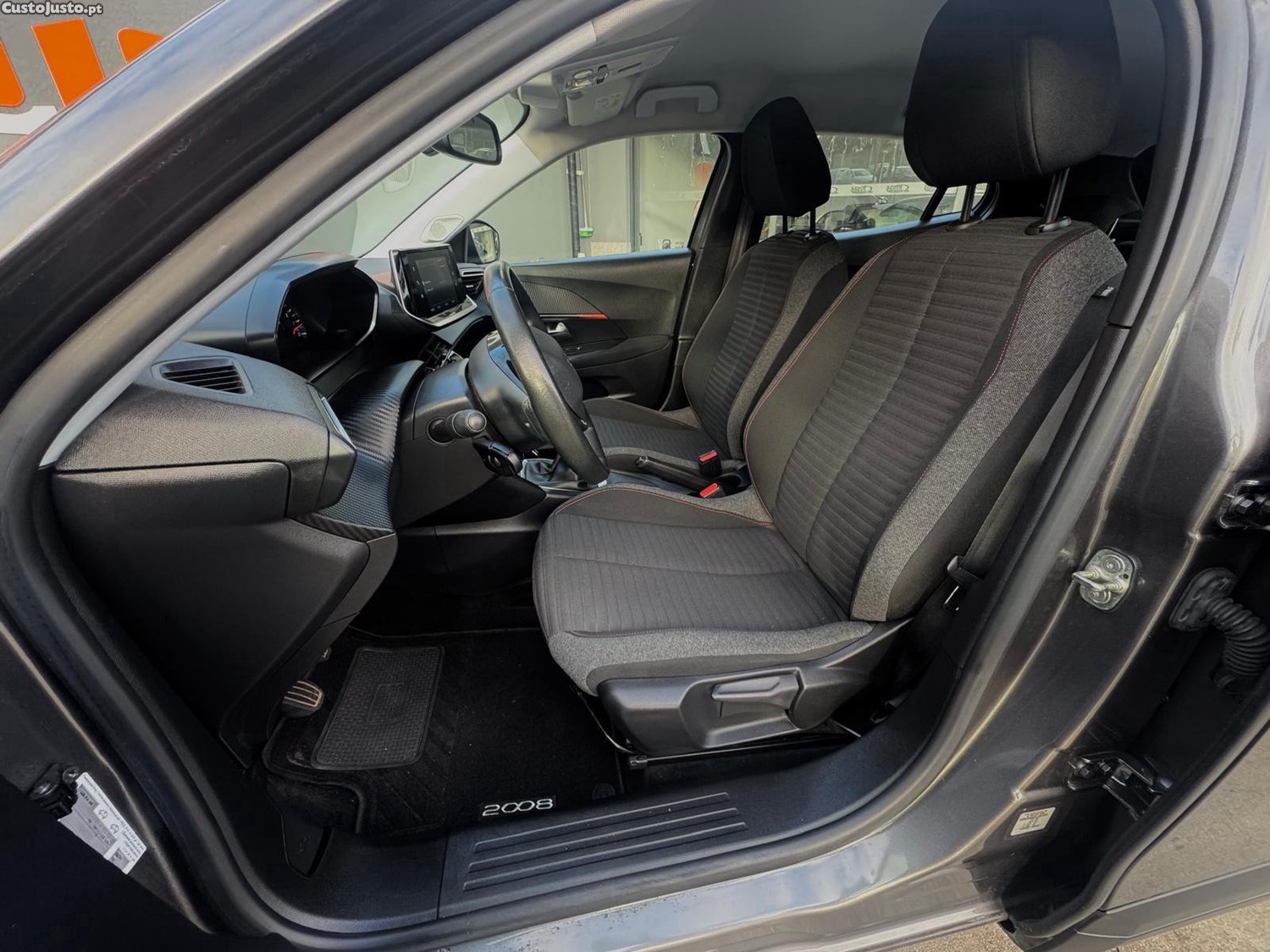 Peugeot 2008 1.2 PureTech Active — fotografia 5