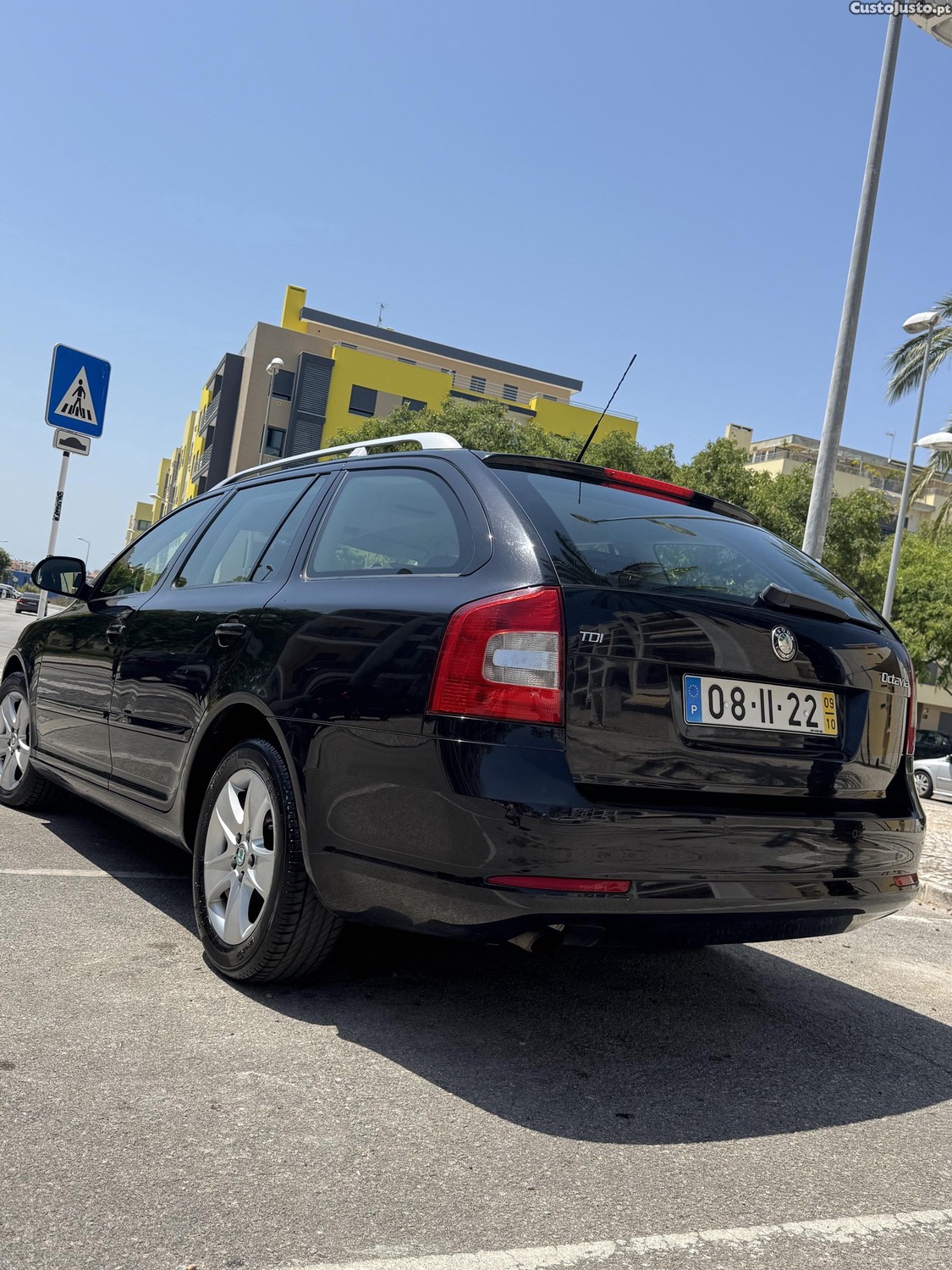 Skoda Octavia 1.6TDI 105cv c/ histórico — fotografia 8