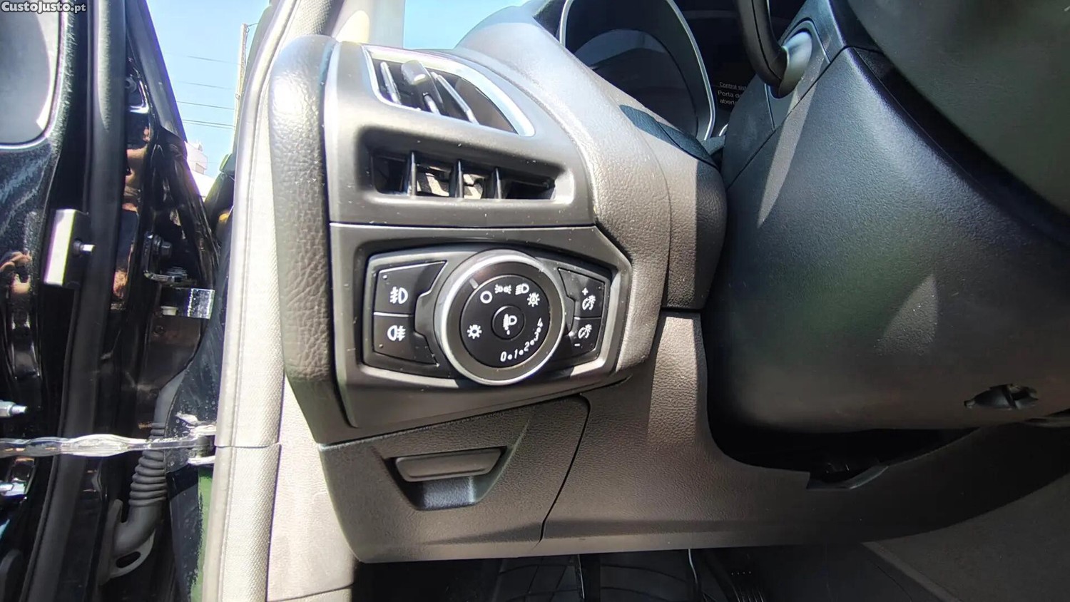 Ford Focus 1.5 TDCi Titanium ECOnetic — fotografia 5