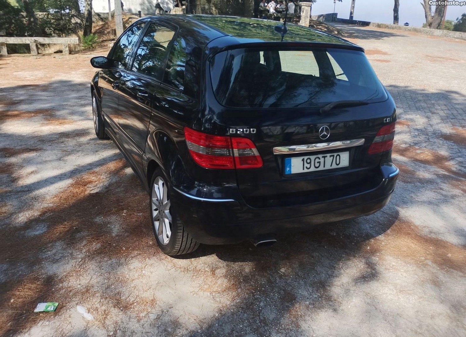 Mercedes-Benz B 200 sports tourer — fotografia 5