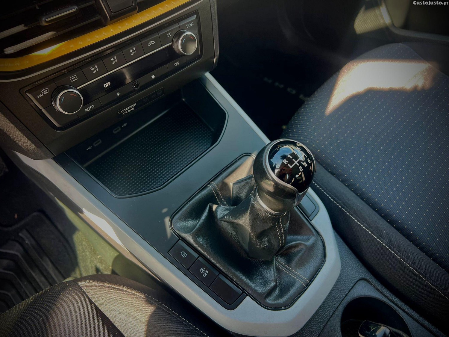 SEAT Arona 1.0 Eco TSI Style — fotografia 11