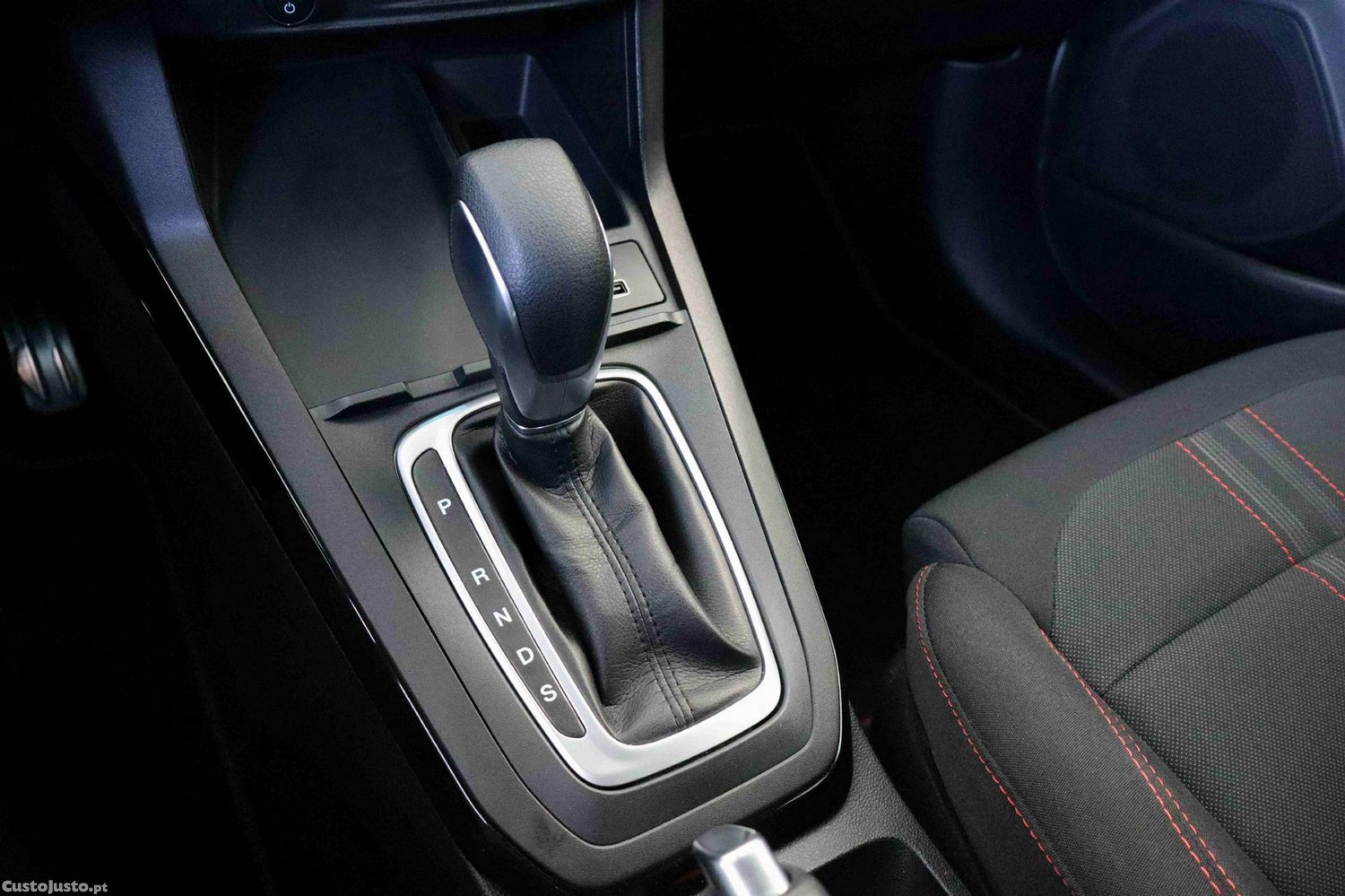 Ford Puma 1.0 EcoBoost MHEV ST-Line Aut. — fotografia 4