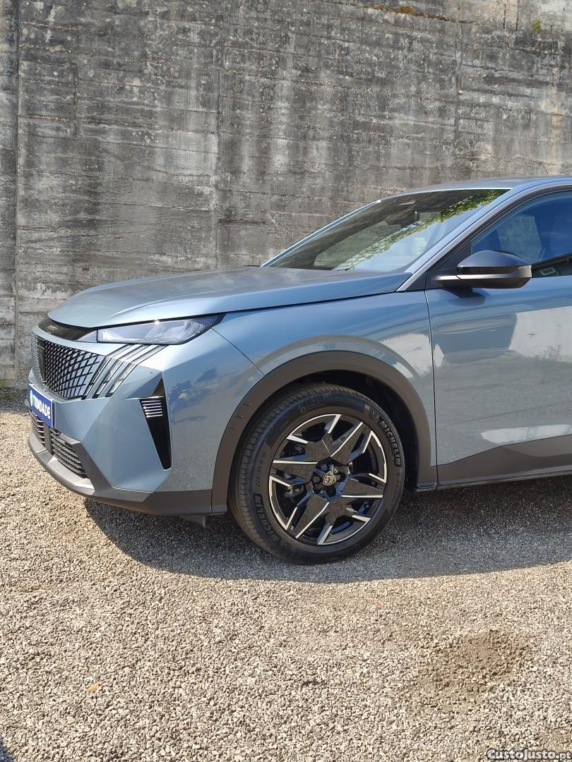 Peugeot 3008 1.2 Hybrid Allure e-DCS6 — fotografia 21