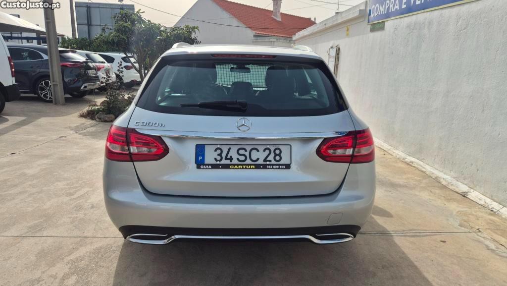 Mercedes-Benz C 300 H — fotografia 12