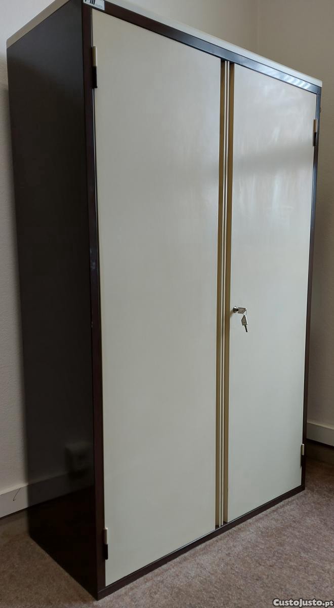 móvel de escritório com portas Rall