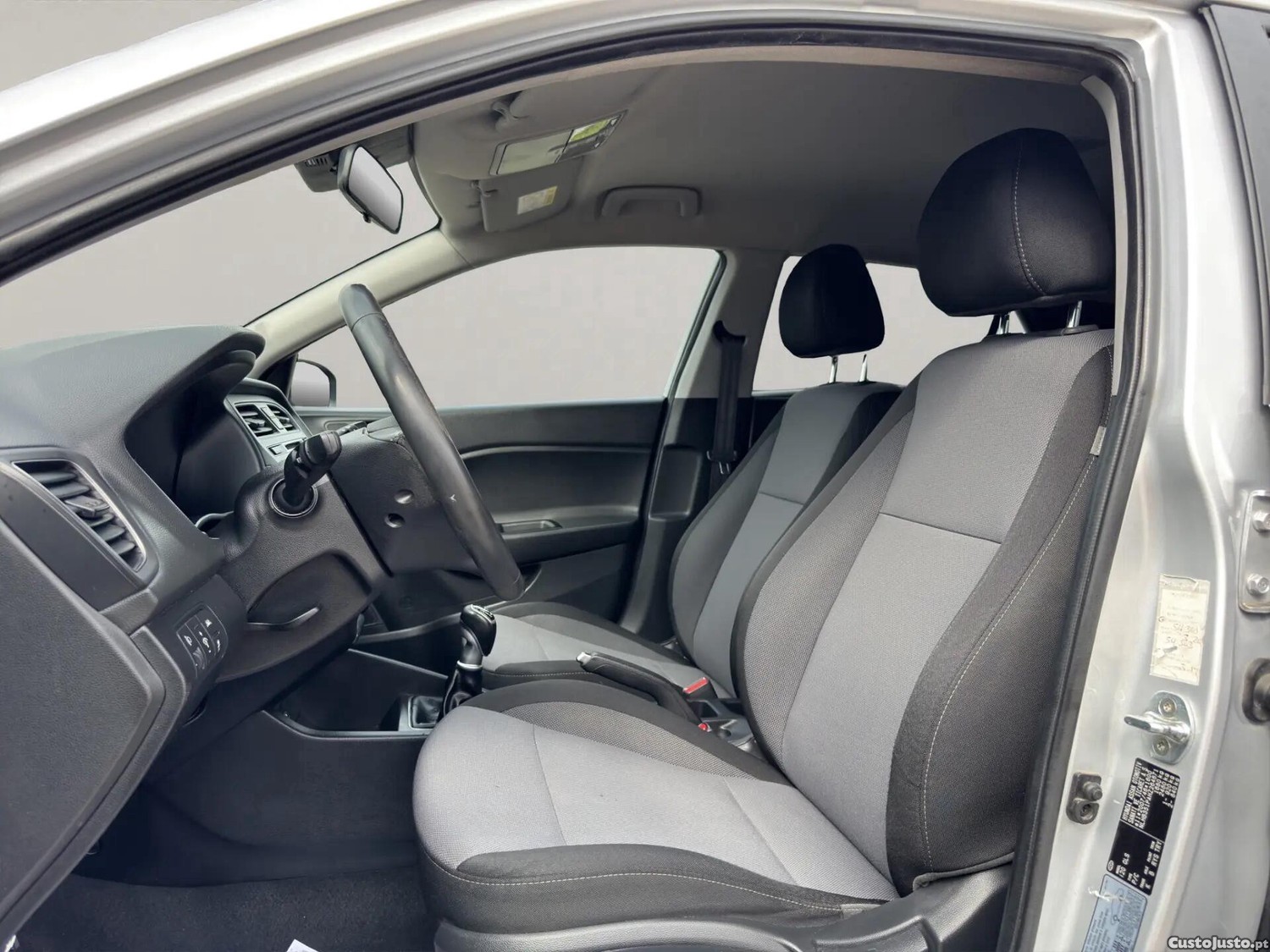 Hyundai i20 1.1 CRDi Access — fotografia 8