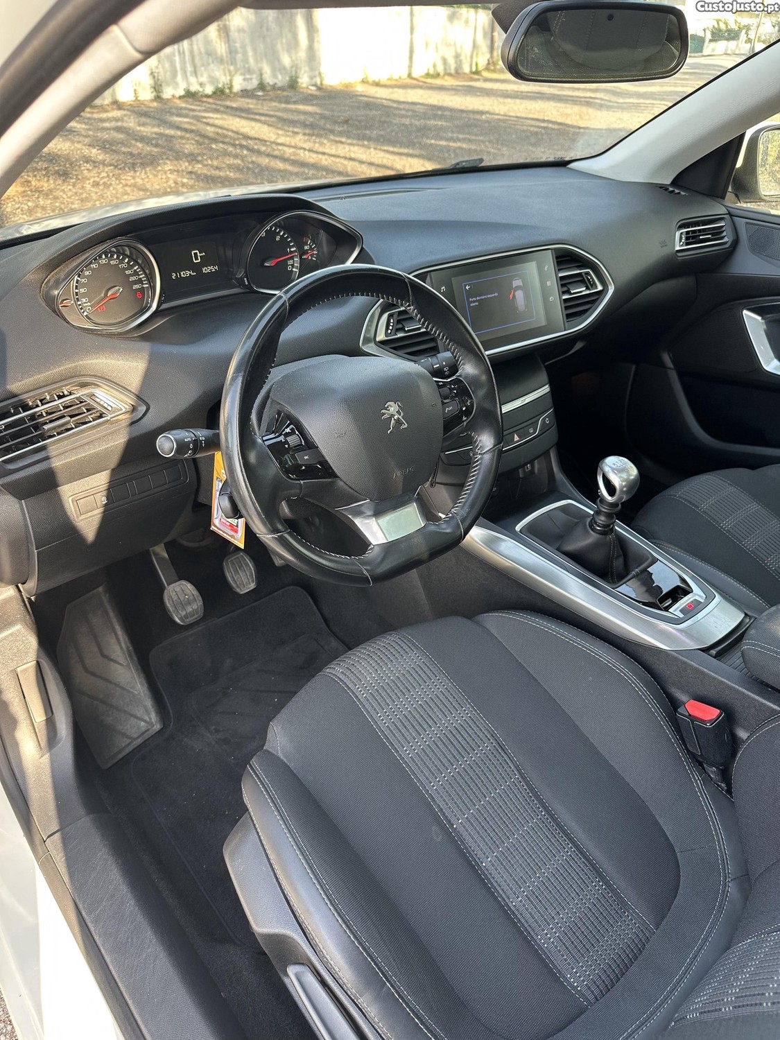 Peugeot 308 Allure — fotografia 5