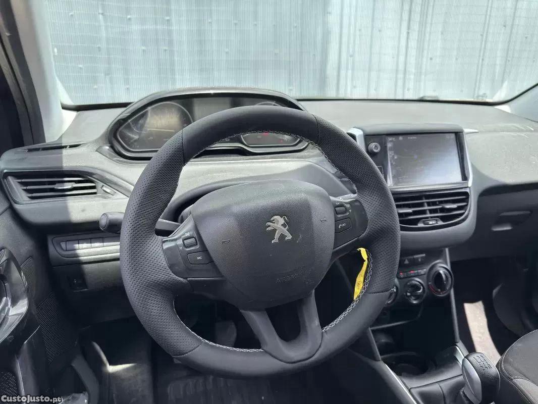 Peugeot 208 1.6 bluehdi style — fotografia 9