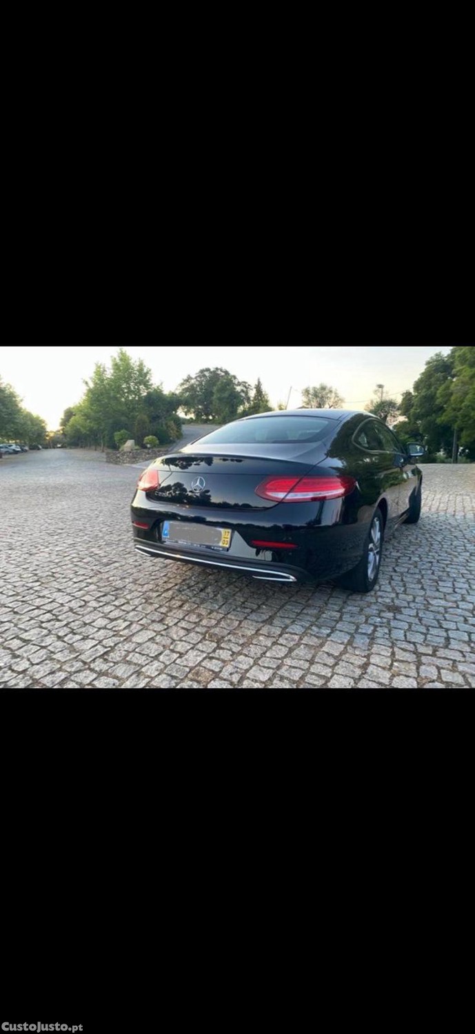 Mercedes-Benz C 220 Coupe — fotografia 4