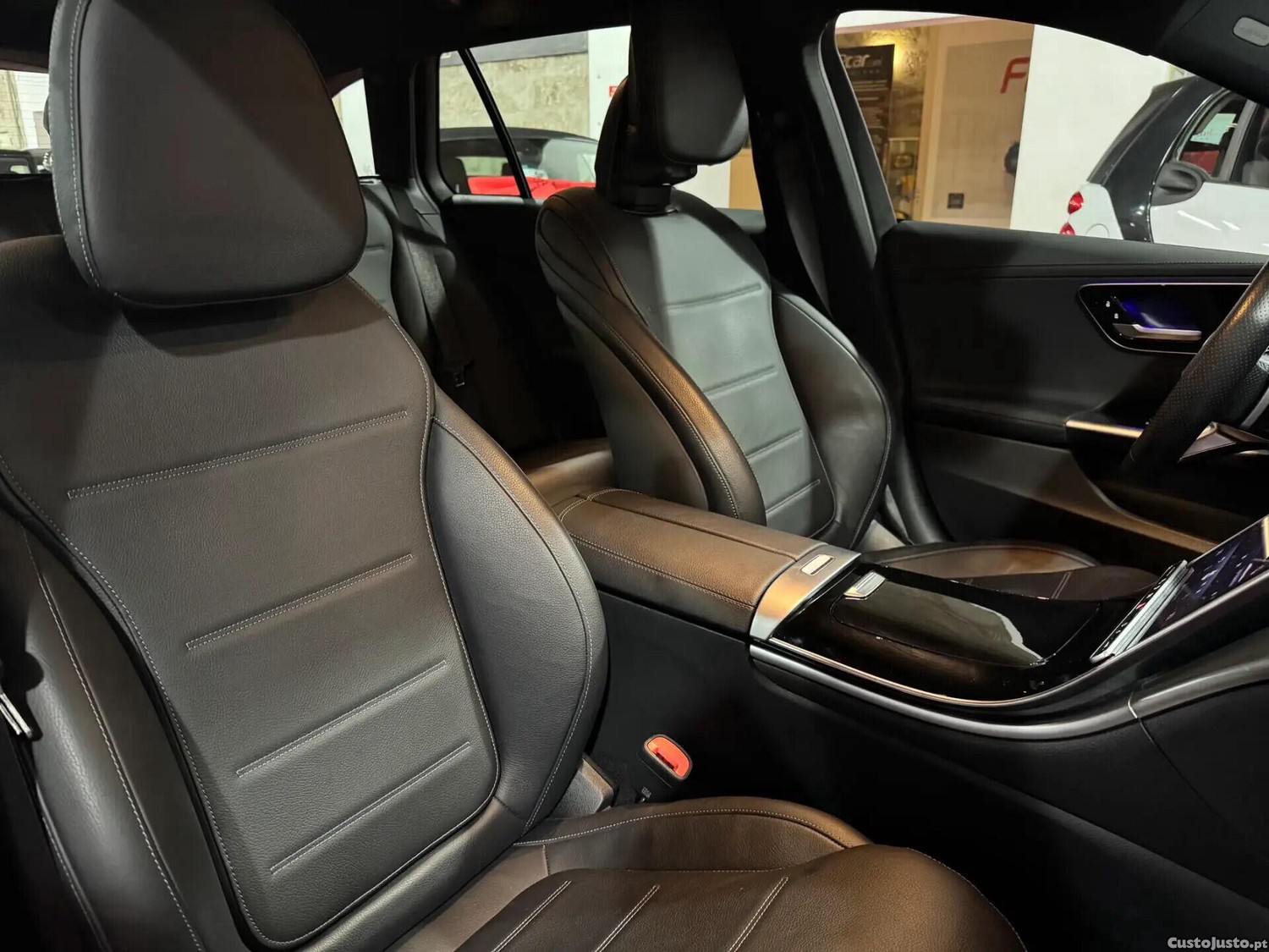 Mercedes-Benz C 300 e AMG Line — fotografia 3