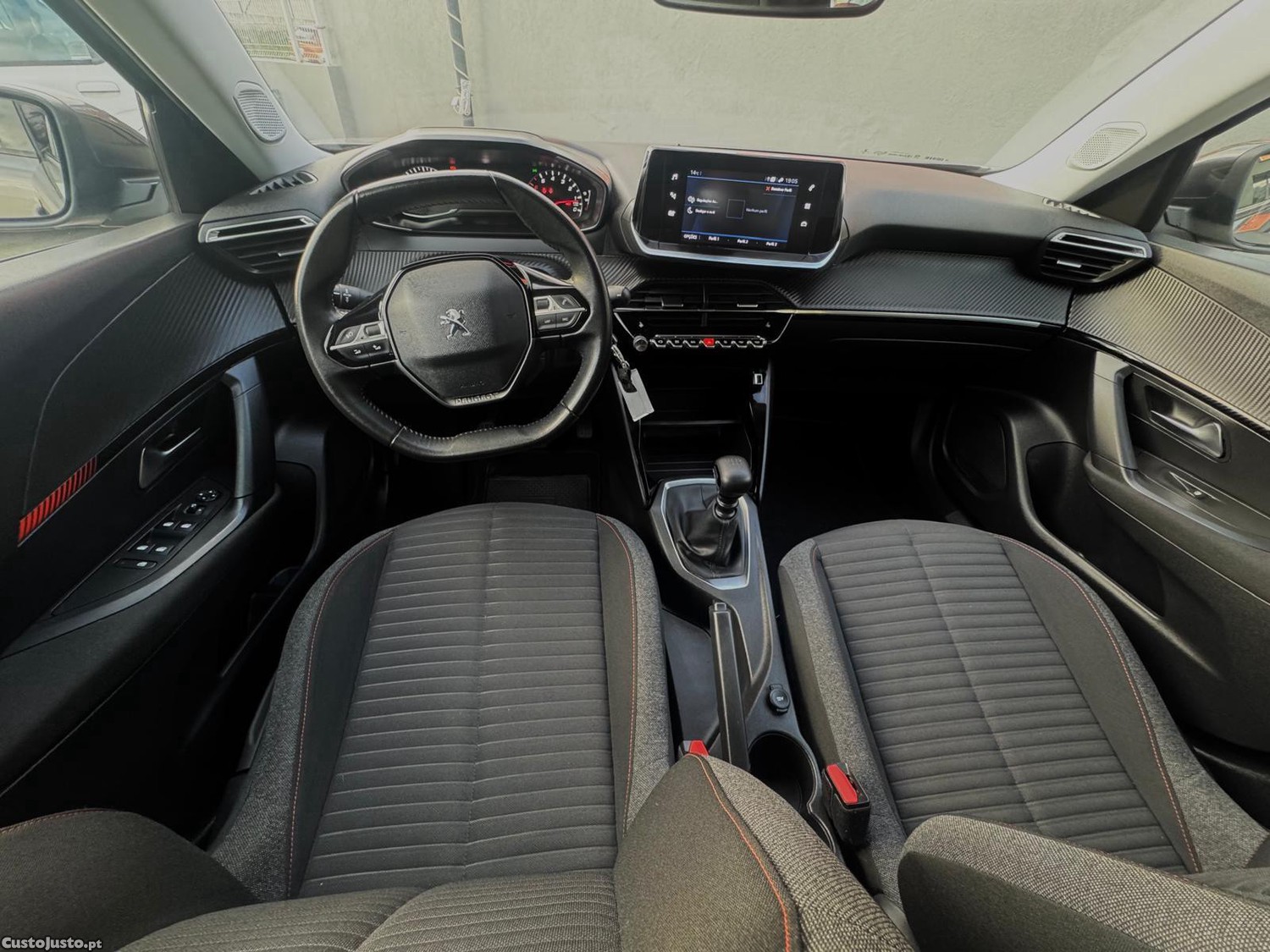 Peugeot 2008 1.2 PureTech Active — fotografia 4