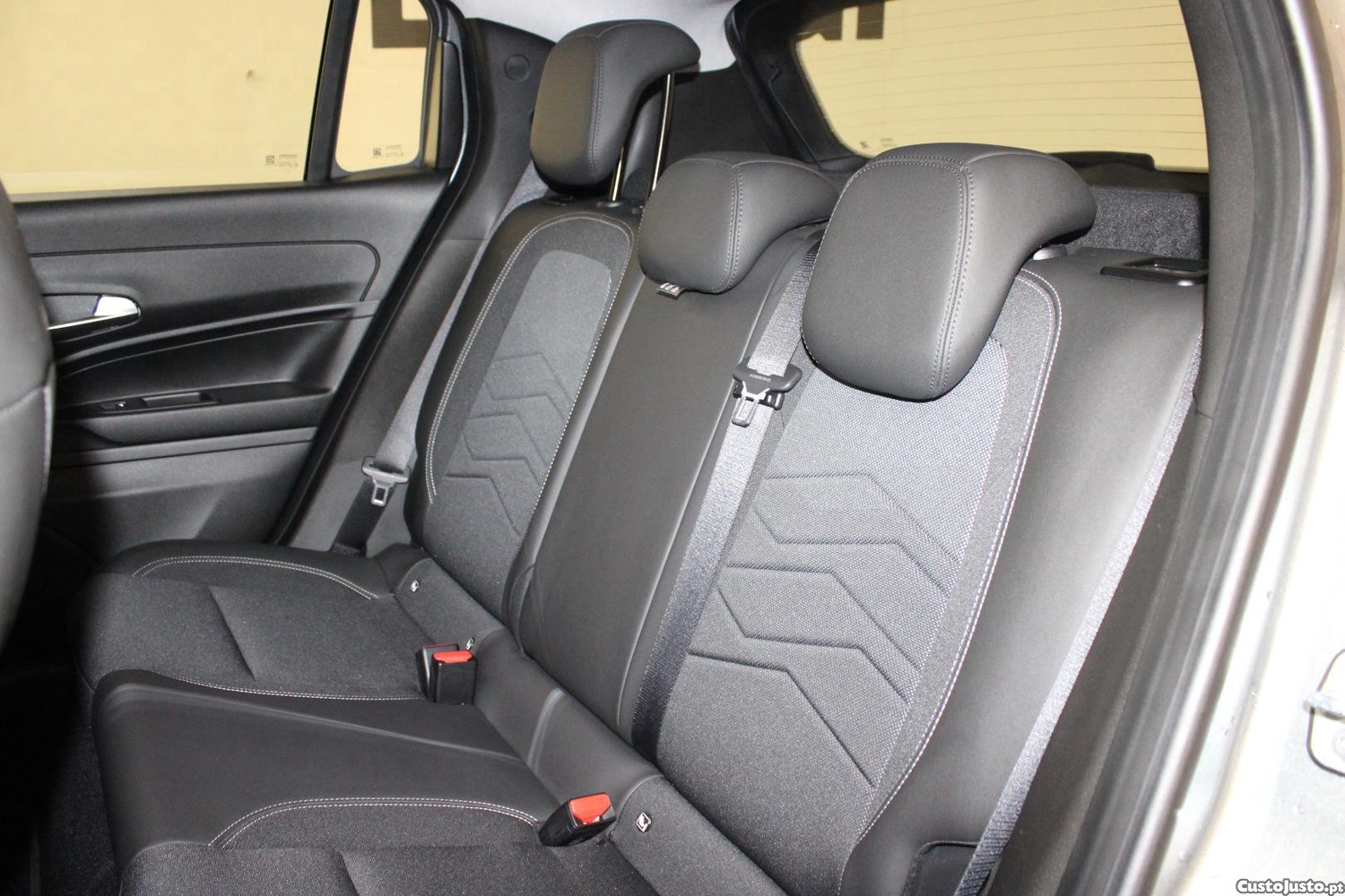 Jeep Avenger PACK SUMMIT (AUTO) — fotografia 2