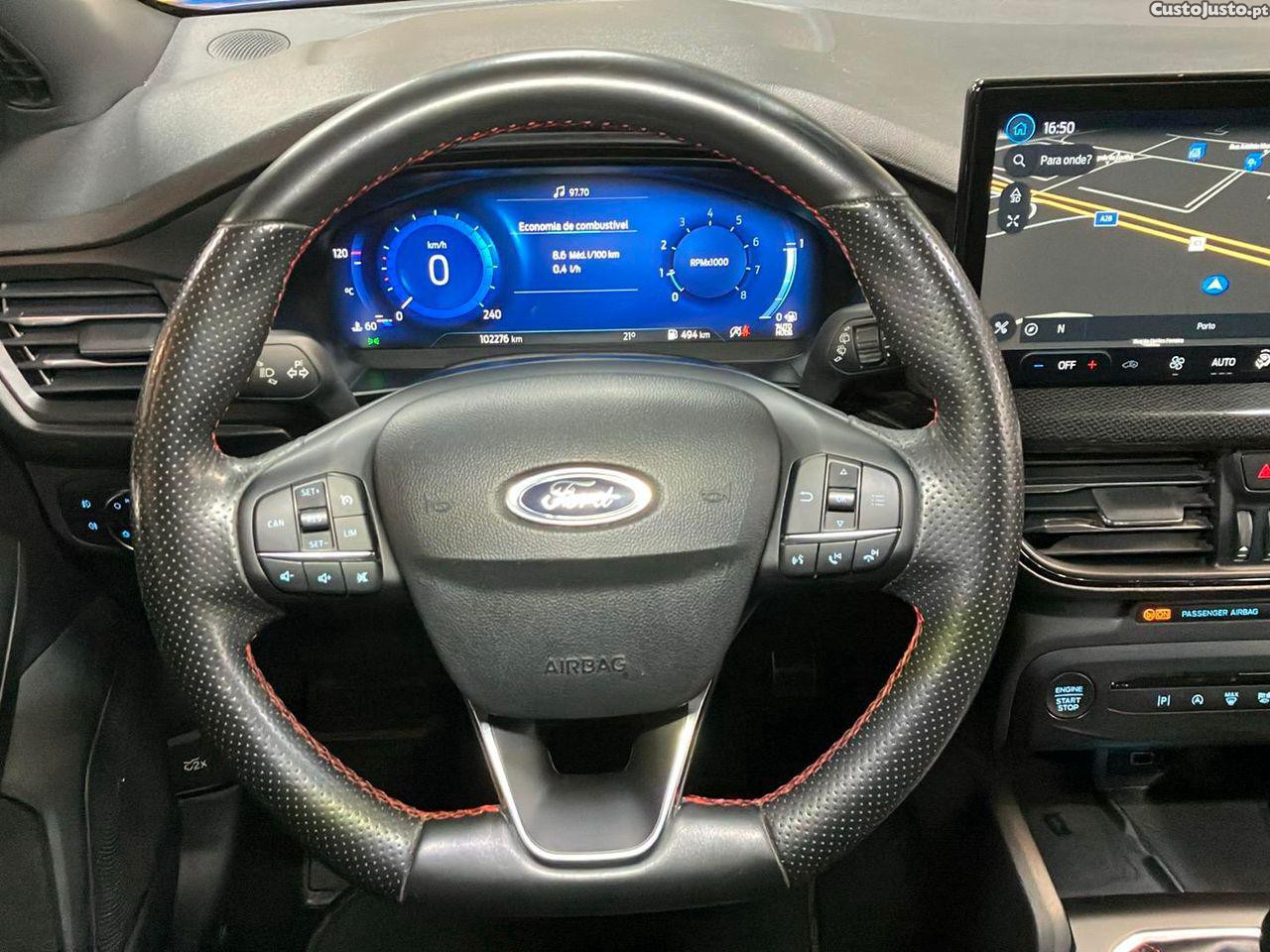 Ford Focus 1.0 EcoBoost MHEV ST-Line — fotografia 15