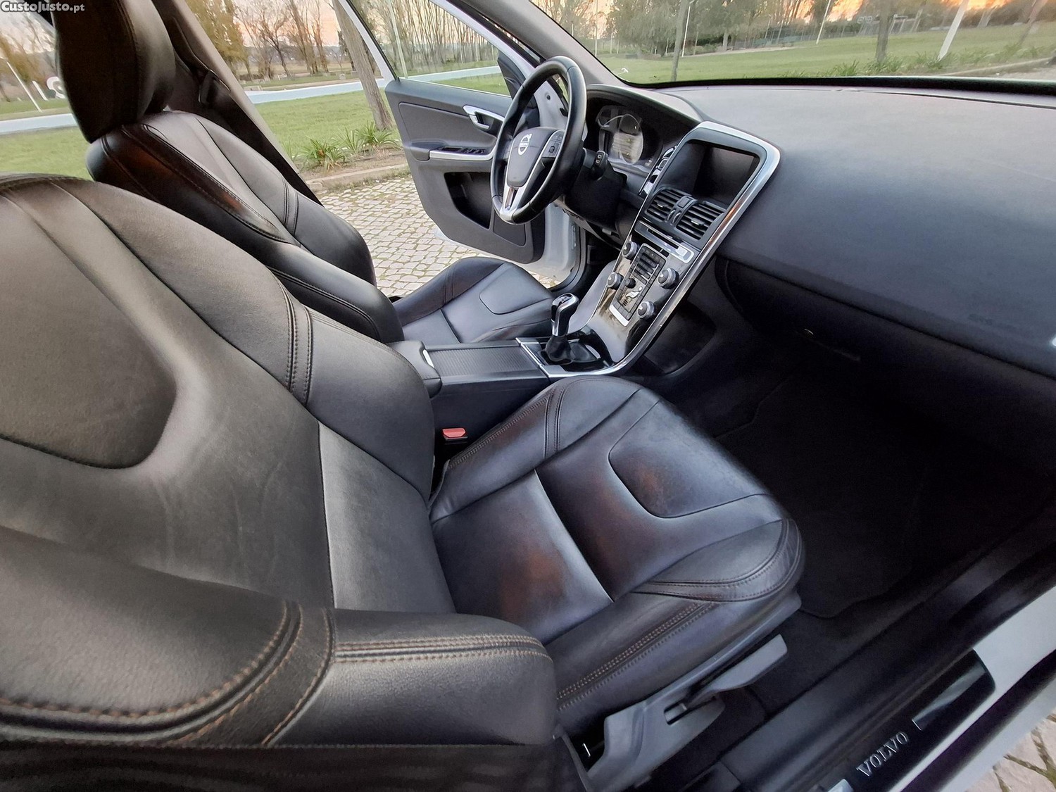 Volvo XC60 2.0 D3 Dynamic - 17 — photo 4