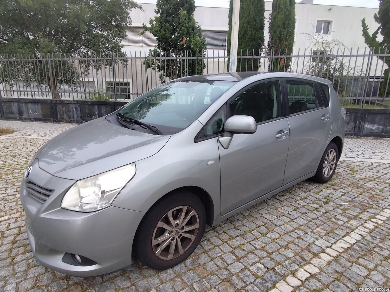 Toyota Verso (AR20) 2.0 D-4D Diesel 126 cv / 93 kW - 10 foto 3