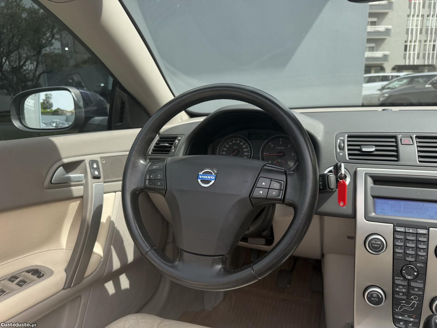 Volvo C70 2.0 D Momentum — fotografia 7
