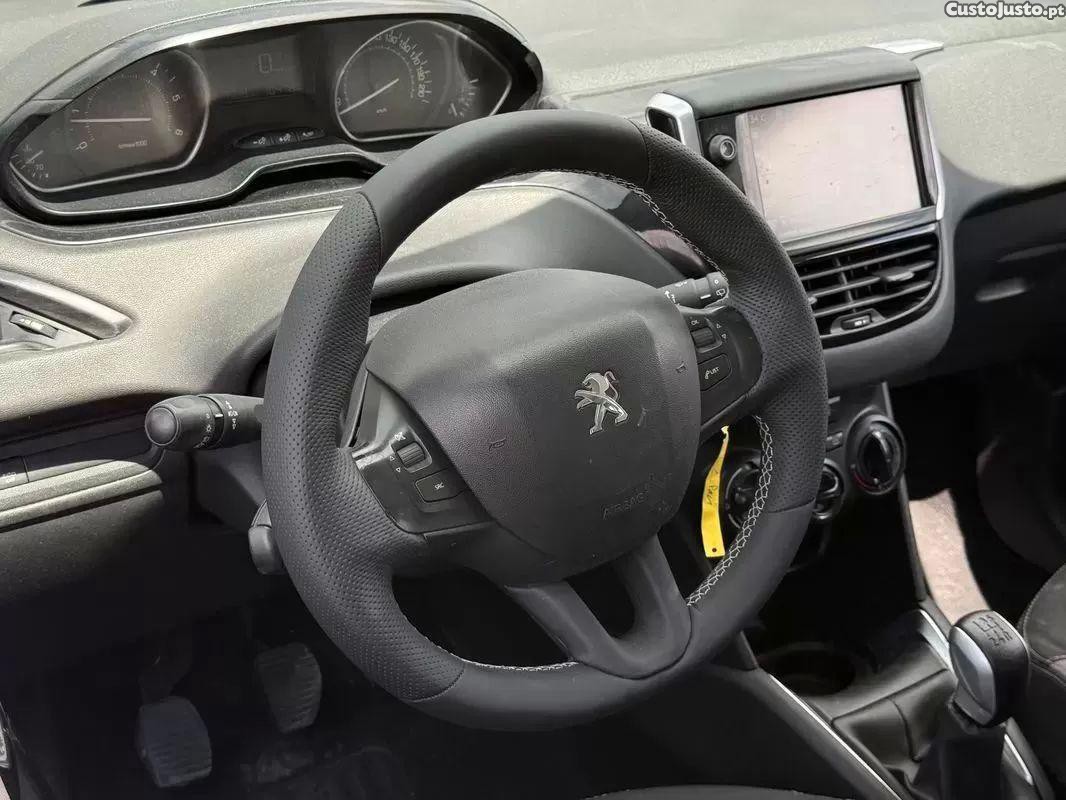 Peugeot 208 1.6 bluehdi style — fotografia 12