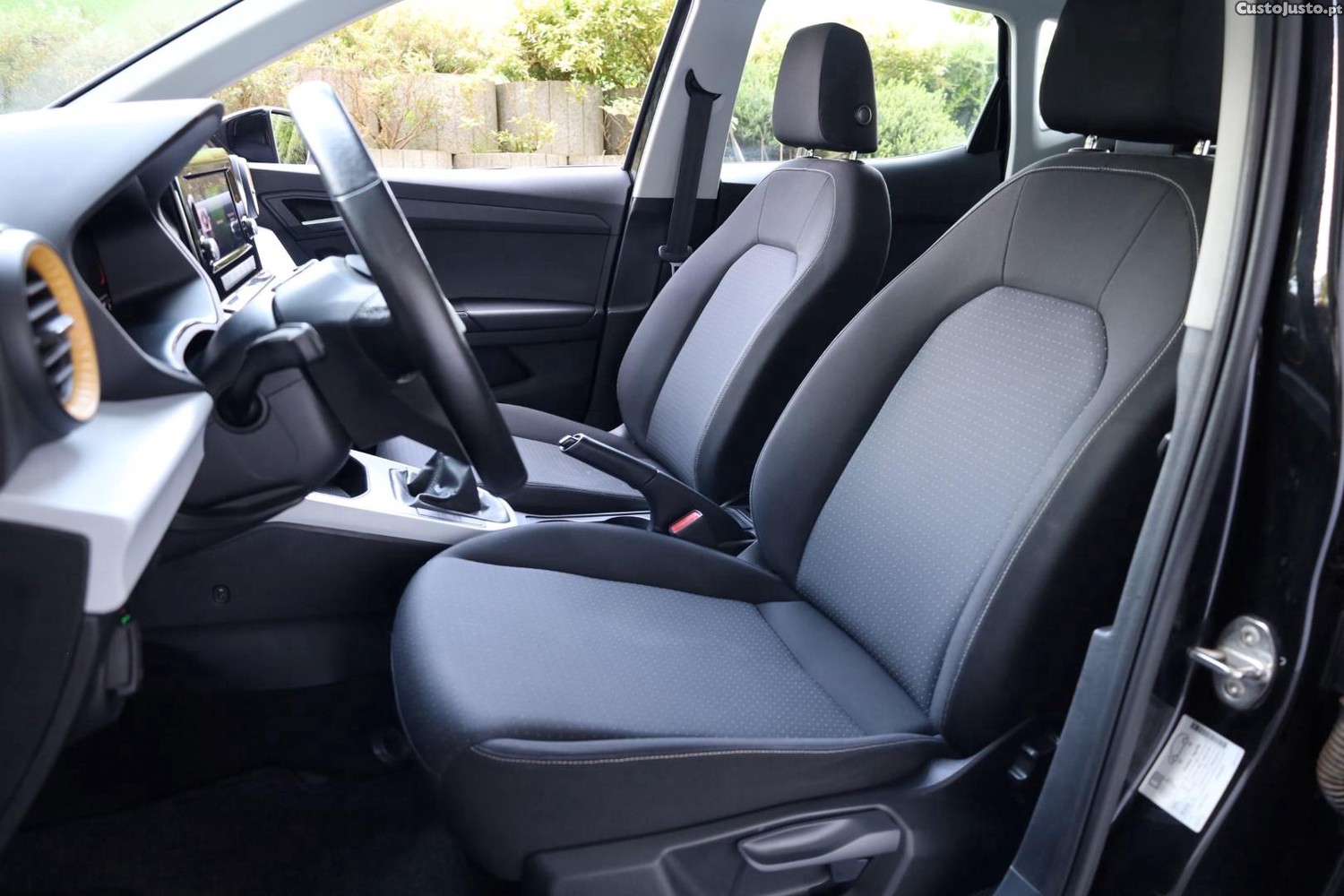 SEAT Arona 1.0 TSi Style — fotografia 2