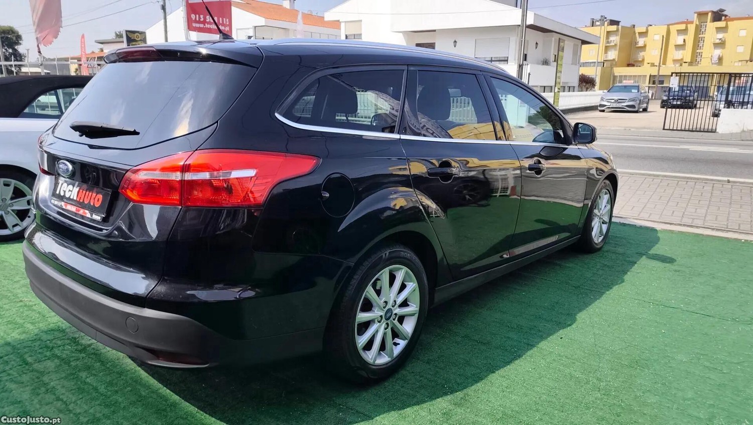 Ford Focus 1.5 TDCi Titanium ECOnetic — fotografia 16
