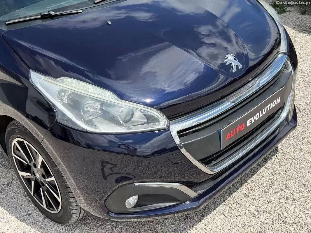 Peugeot 208 1.6 bluehdi style — fotografia 3
