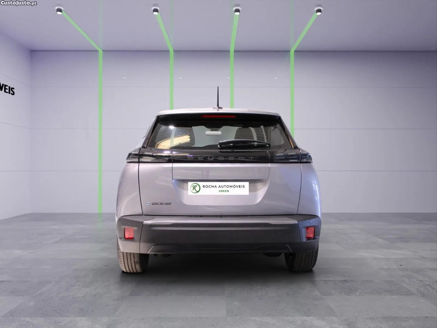 Peugeot e-2008 50 kWh Active — fotografia 9