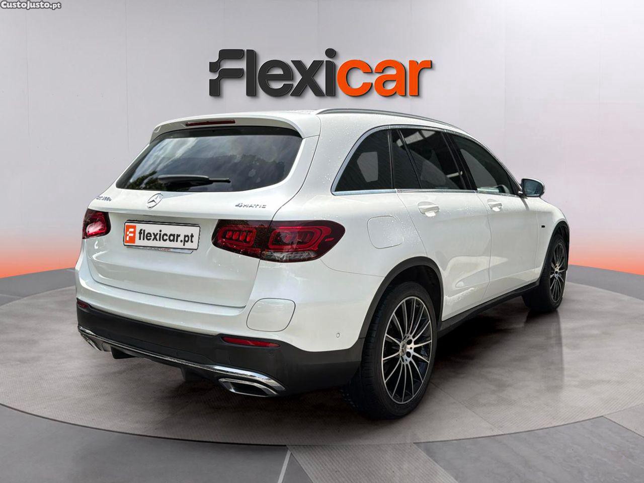 Mercedes-Benz GLC 300 e 4Matic — fotografia 23