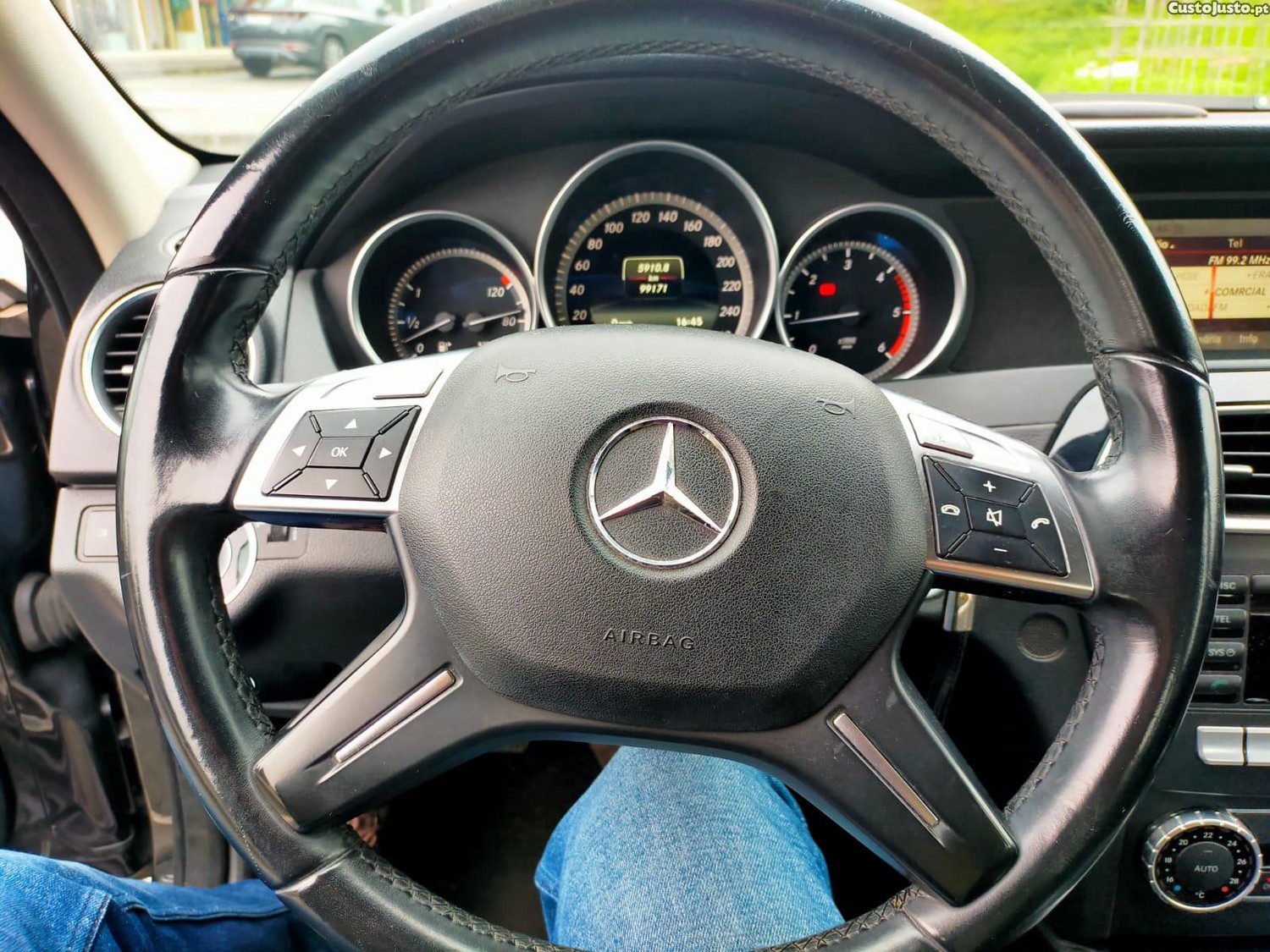 Mercedes-Benz C 220 W204 — fotografia 3