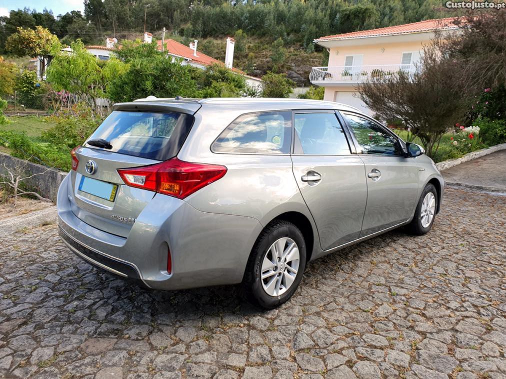 Toyota Auris Touring Sports 1.8 VVT-i HSD Comfort — fotografia 10