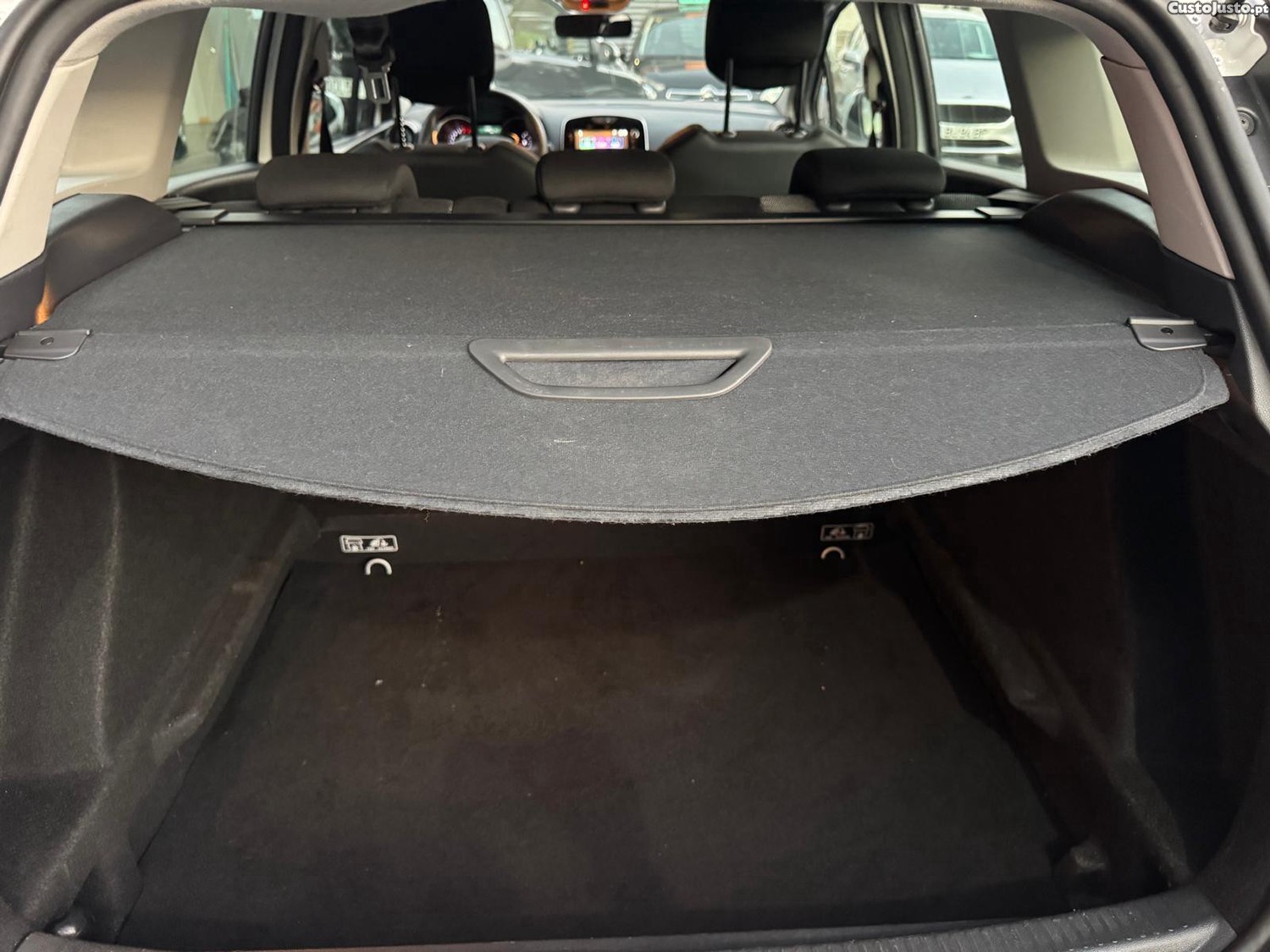 Renault Clio 0.9 TCe Limited — fotografia 6