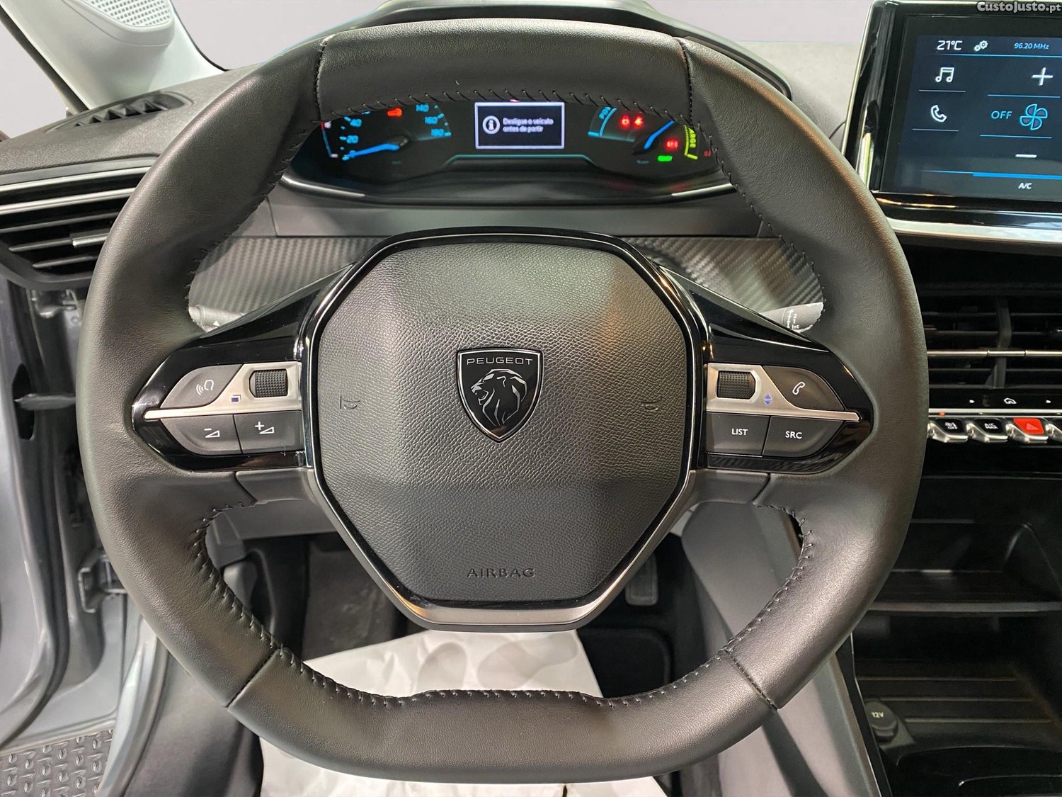 Peugeot 208 50 kWh Active — fotografia 12
