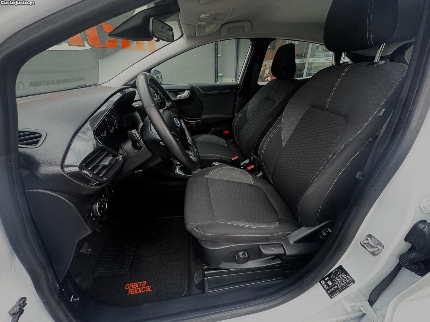 Ford Puma 1.0 EcoBoost MHEV Titanium — fotografia 9