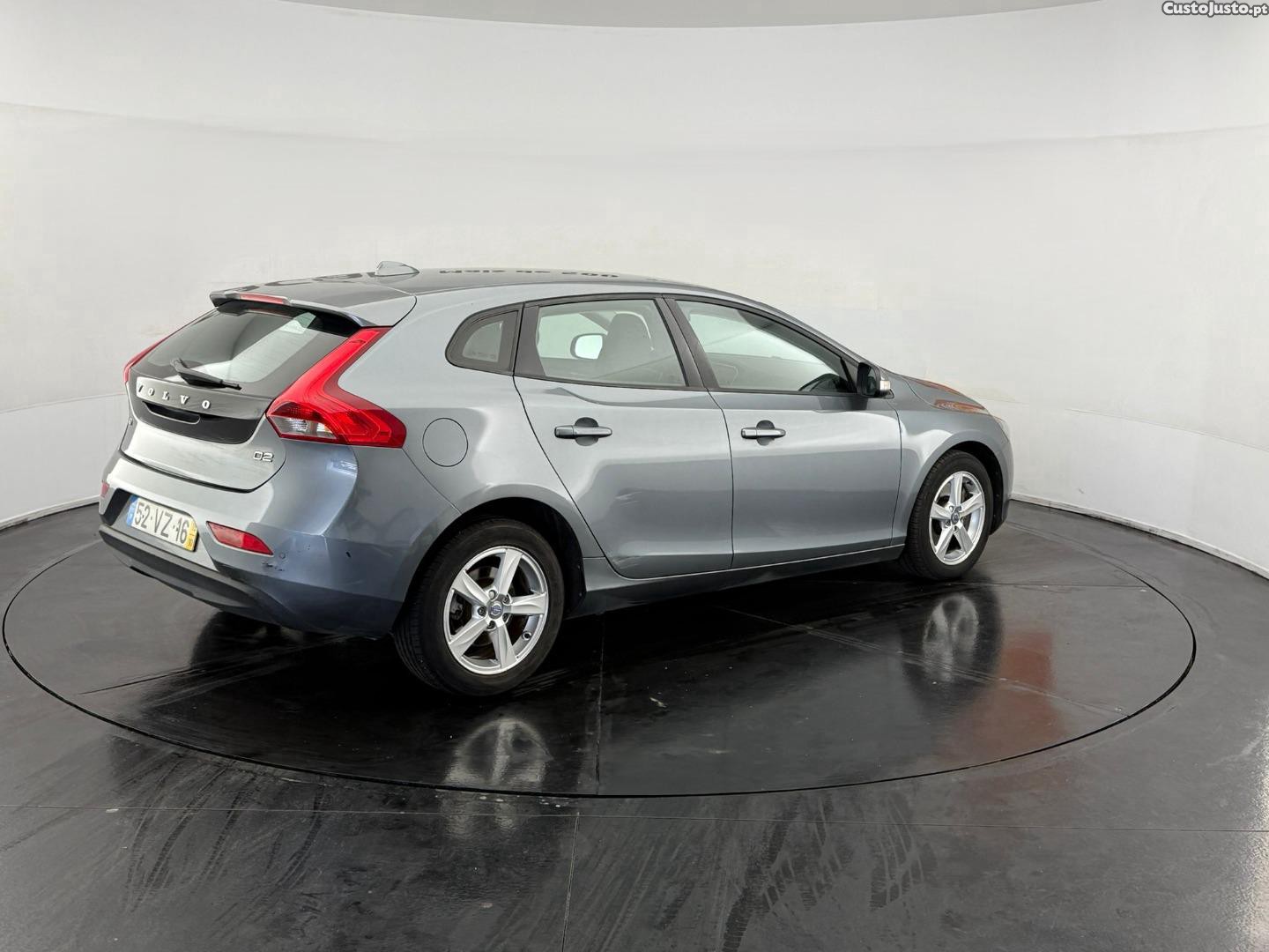 Volvo V40 2.0 — fotografia 11