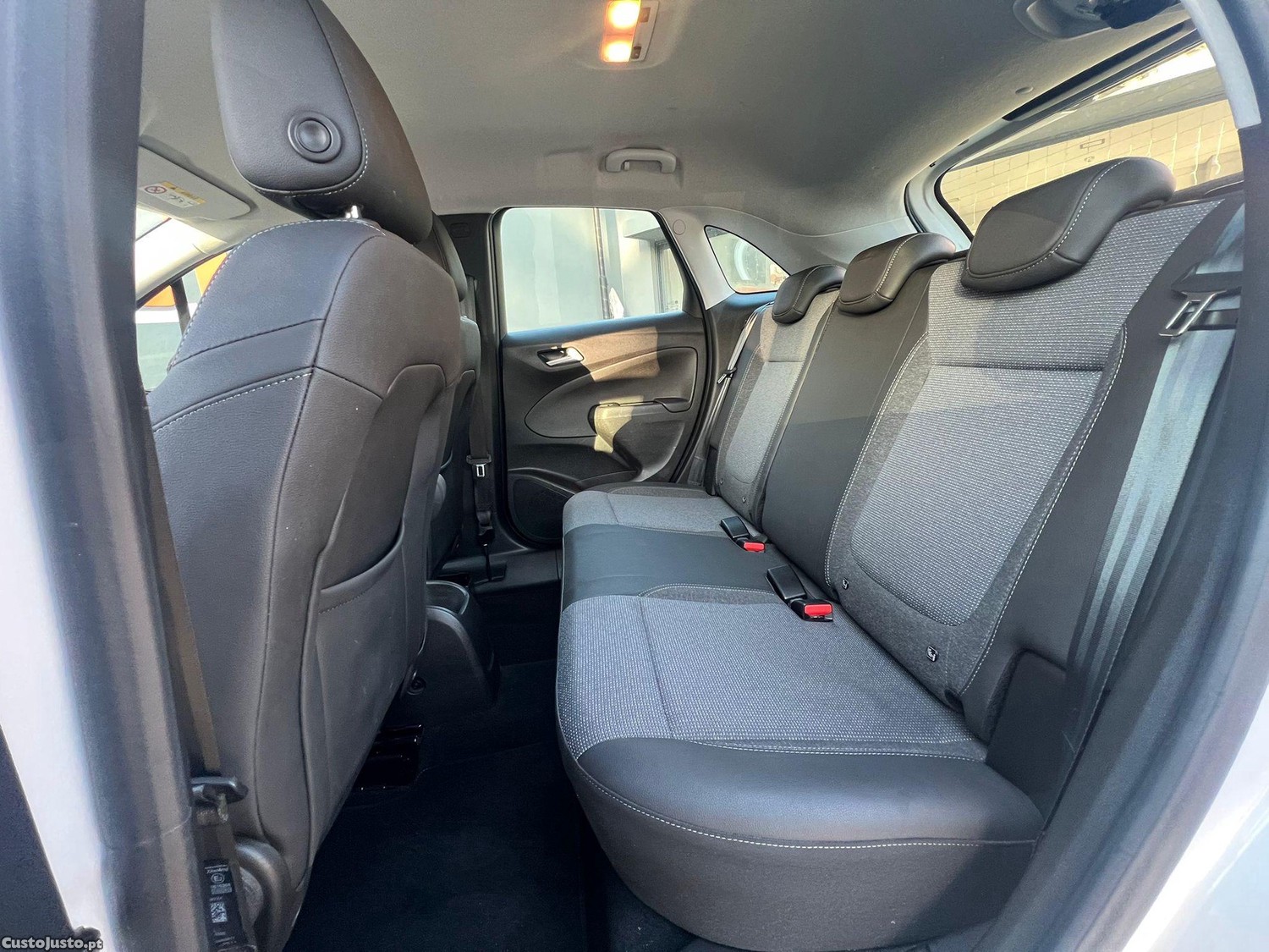 Opel Crossland X 1.2 T Elegance — fotografia 3