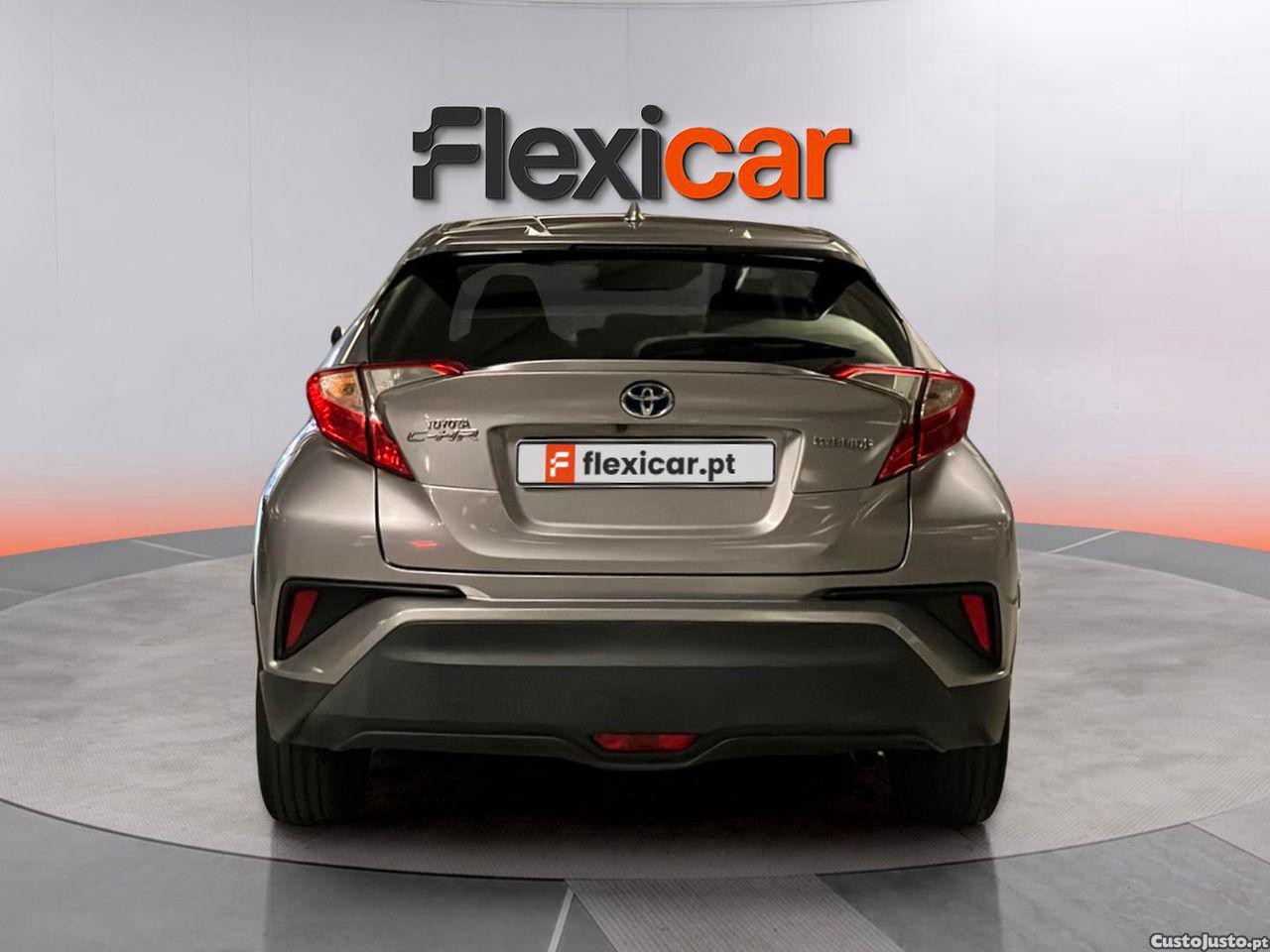 Toyota C-HR 1.8 HSD Comfort — fotografia 17