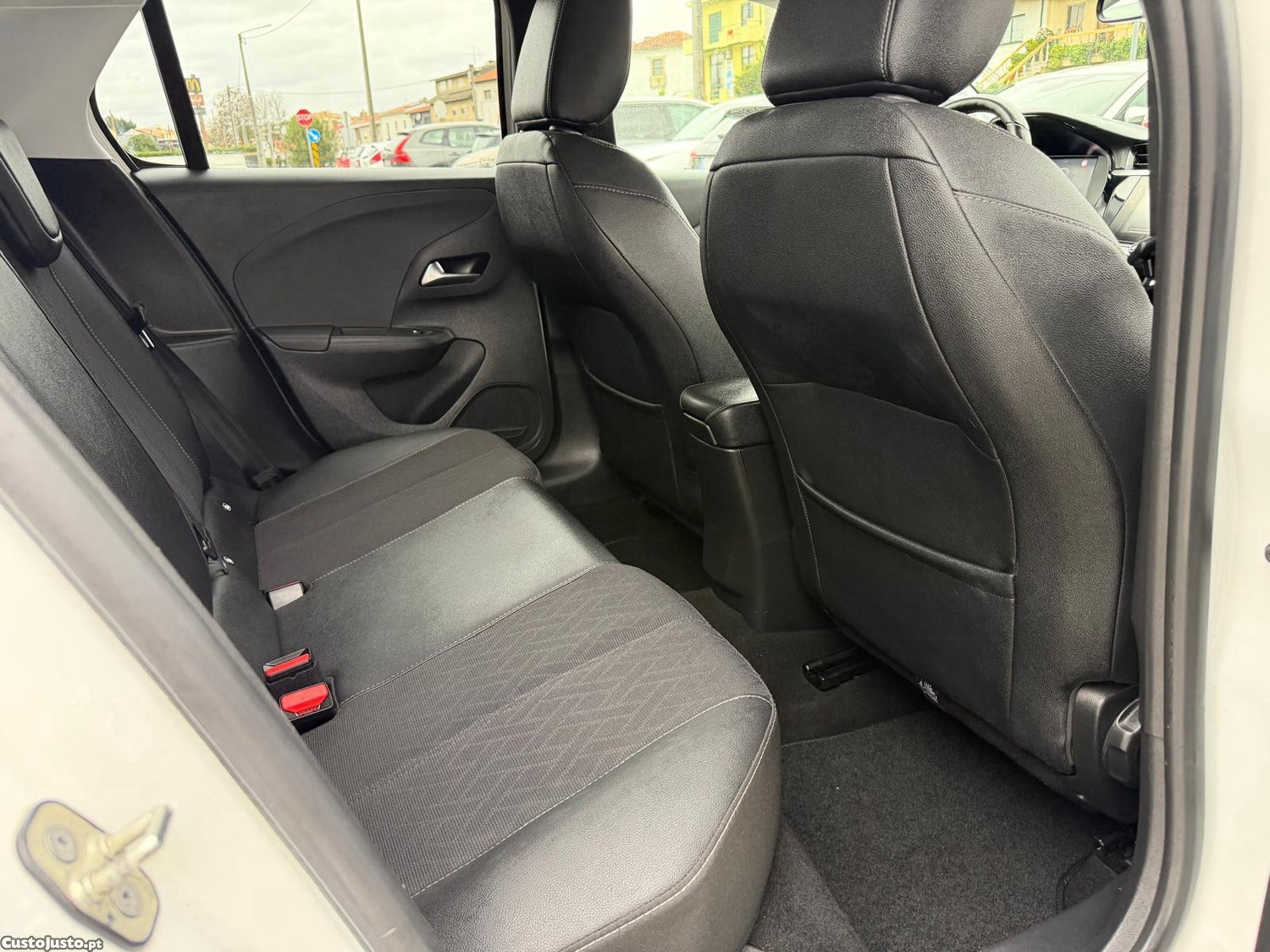 Opel Corsa 1.5 D Elegance — fotografia 12
