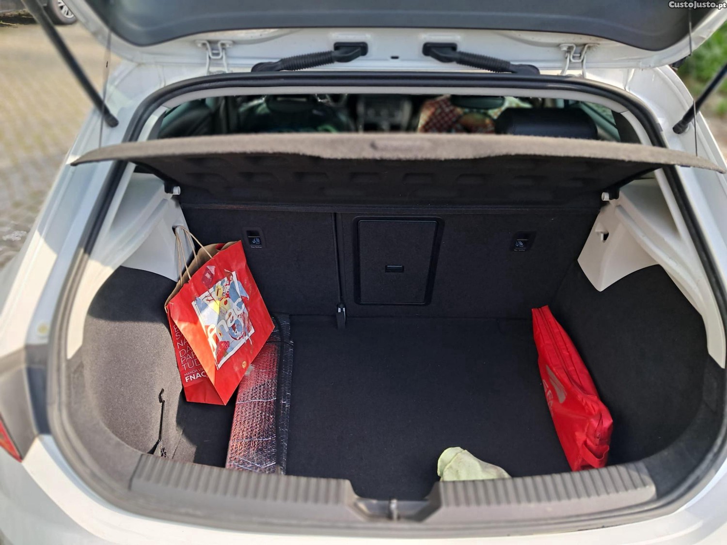 SEAT Leon 1.0 — fotografia 5